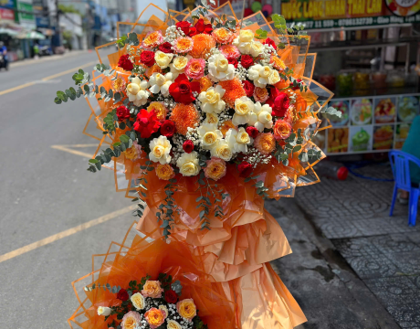 Kệ hoa chúc mừng đẹp sang trọng – TUNA FLOWER hoa tươi TP.HCM