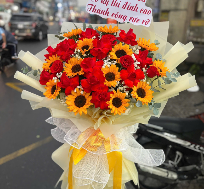 Hoa tốt nghiệp 16