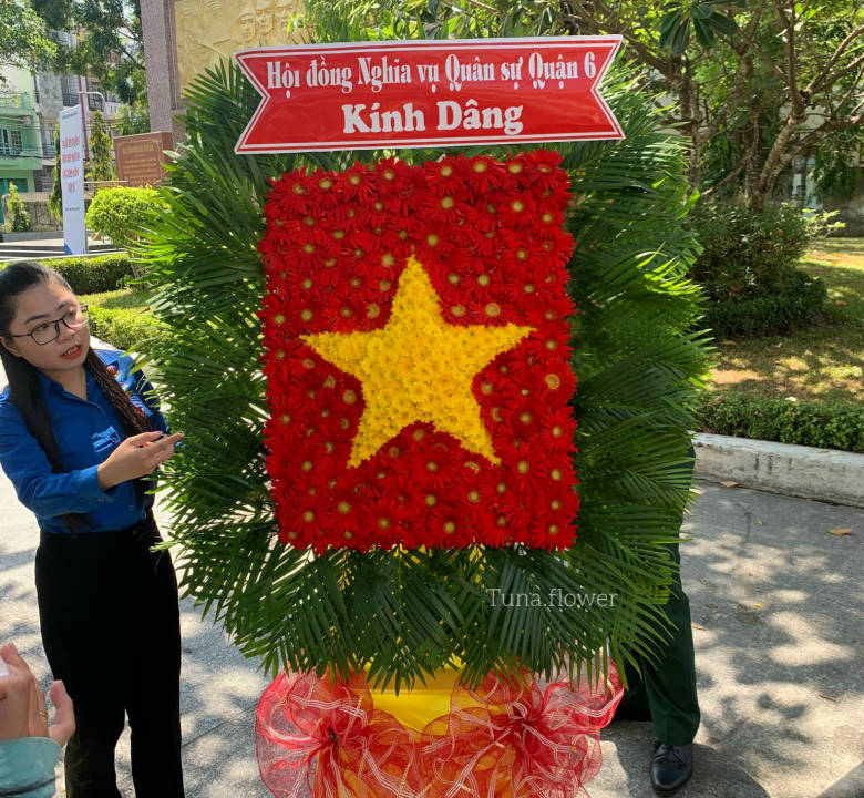 Vòng hoa Lá cờ Việt Nam - 04