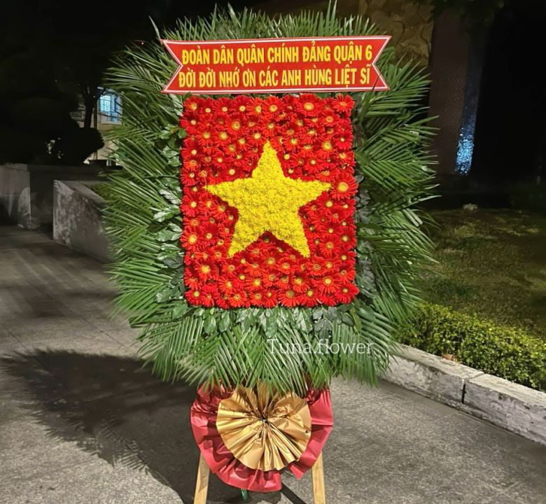 Vòng hoa Lá cờ Việt Nam - 03