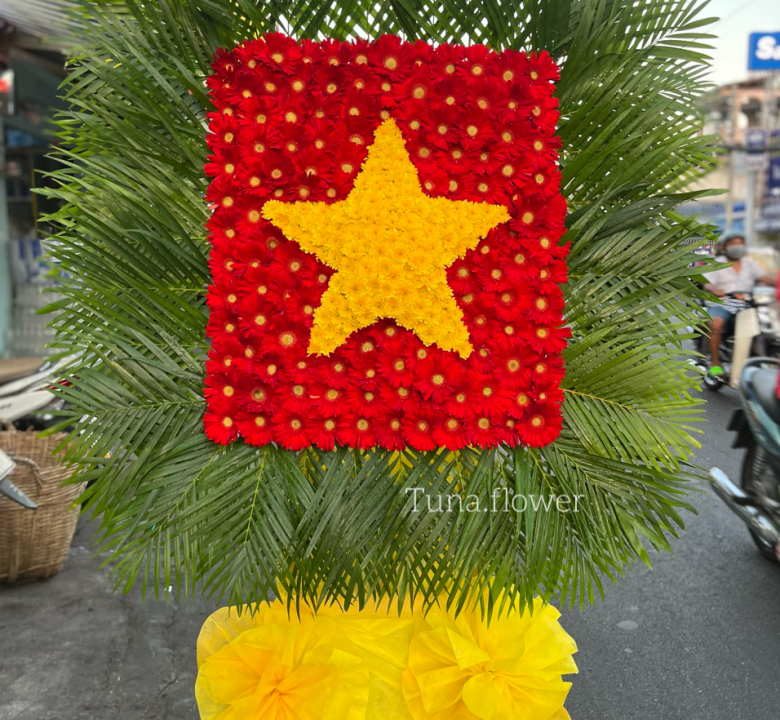 Vòng hoa Lá cờ Việt Nam - 01