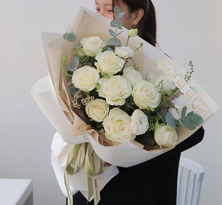 Bó hoa hồng trắng 01-30