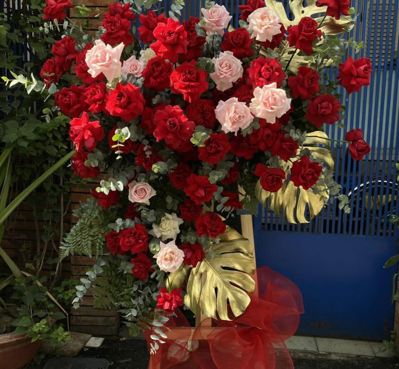 Kệ hoa chúc mừng 09-93