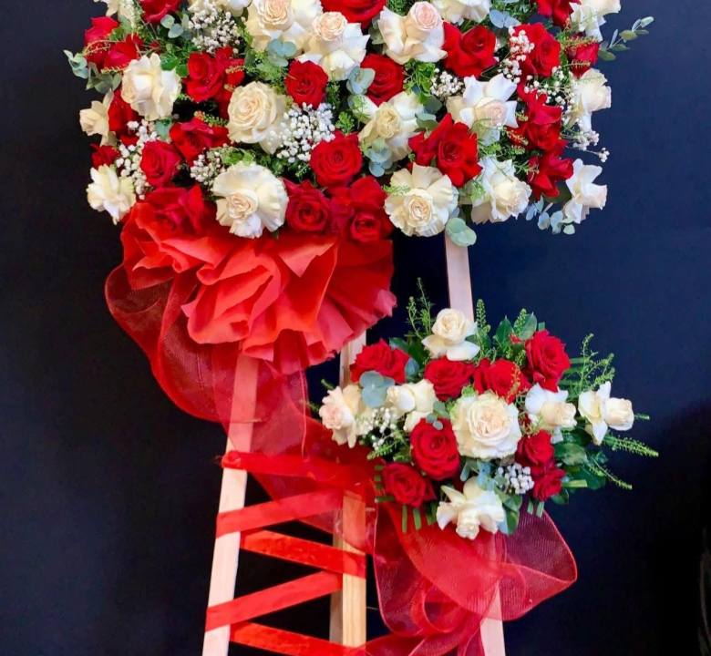 Kệ chúc mừng 10-06