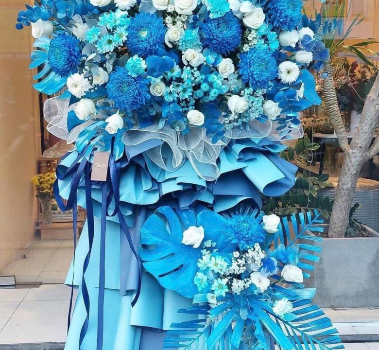 Kệ chúc mừng 10-05