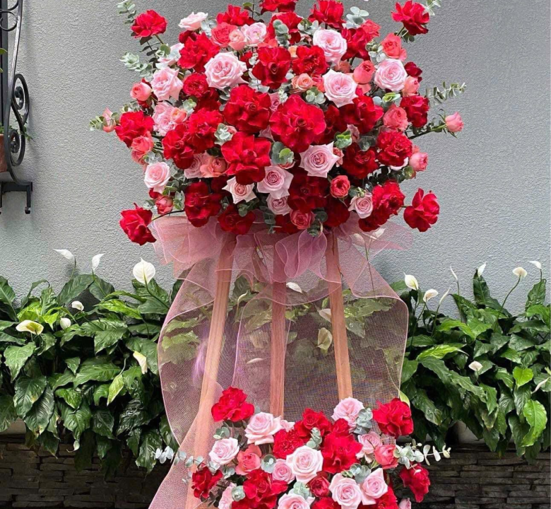 Kệ chúc mừng 10-04