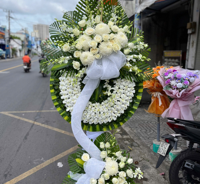 Kệ viếng 51