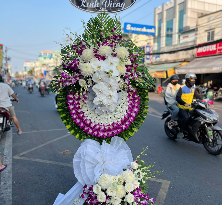 Kệ viếng 58