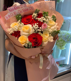Bó hoa hồng phối màu (10 cành) 08-02