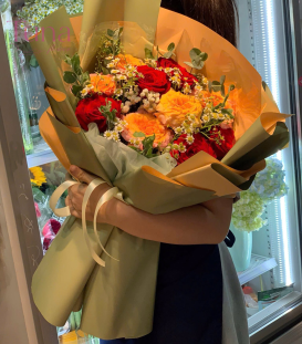 Bó hoa hồng phối màu (10 cành) 08-01