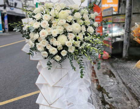 Kệ Hoa Đám Tang Trang Trọng – TUNA FLOWER Quận 6 | Giao Nhanh 24/7