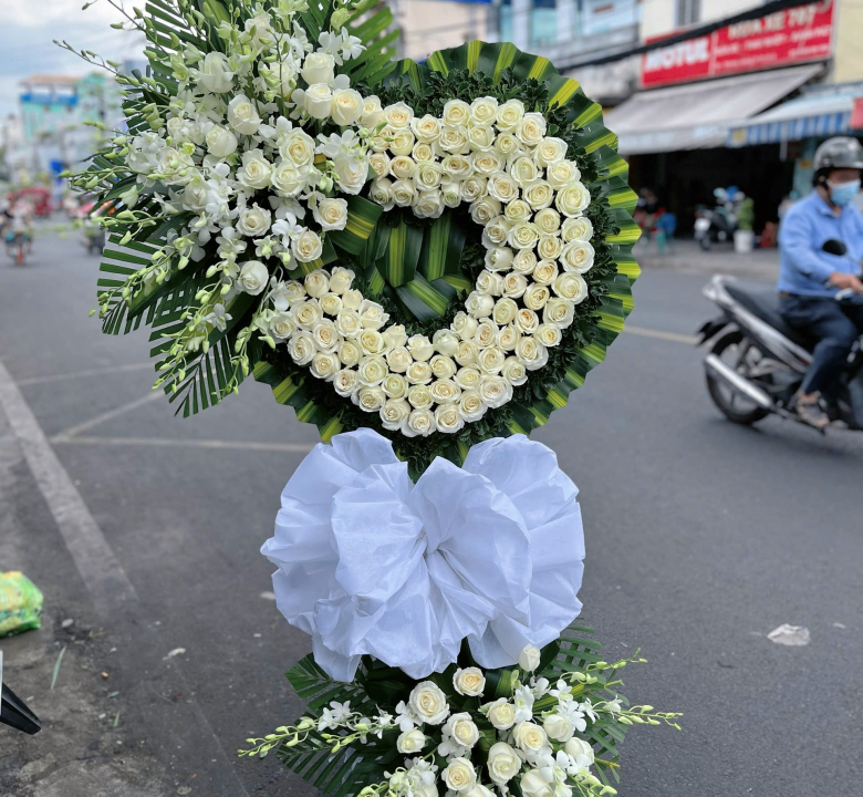 Kệ viếng trái tim 77