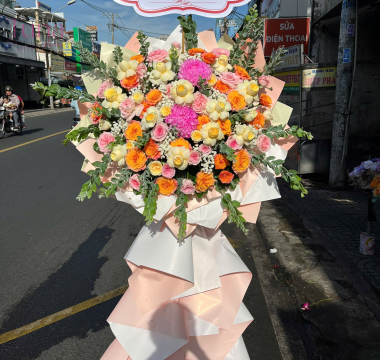 Kệ hoa chúc mừng 10-16