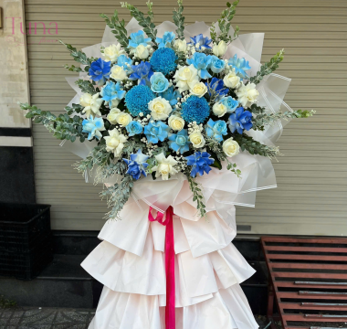 Kệ hoa chúc mừng 10-18